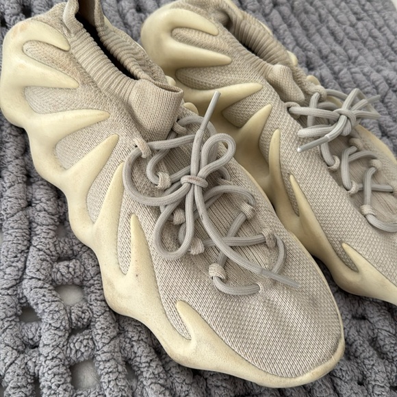 Yeezys great condition 11.5 - Picture 2 of 6
